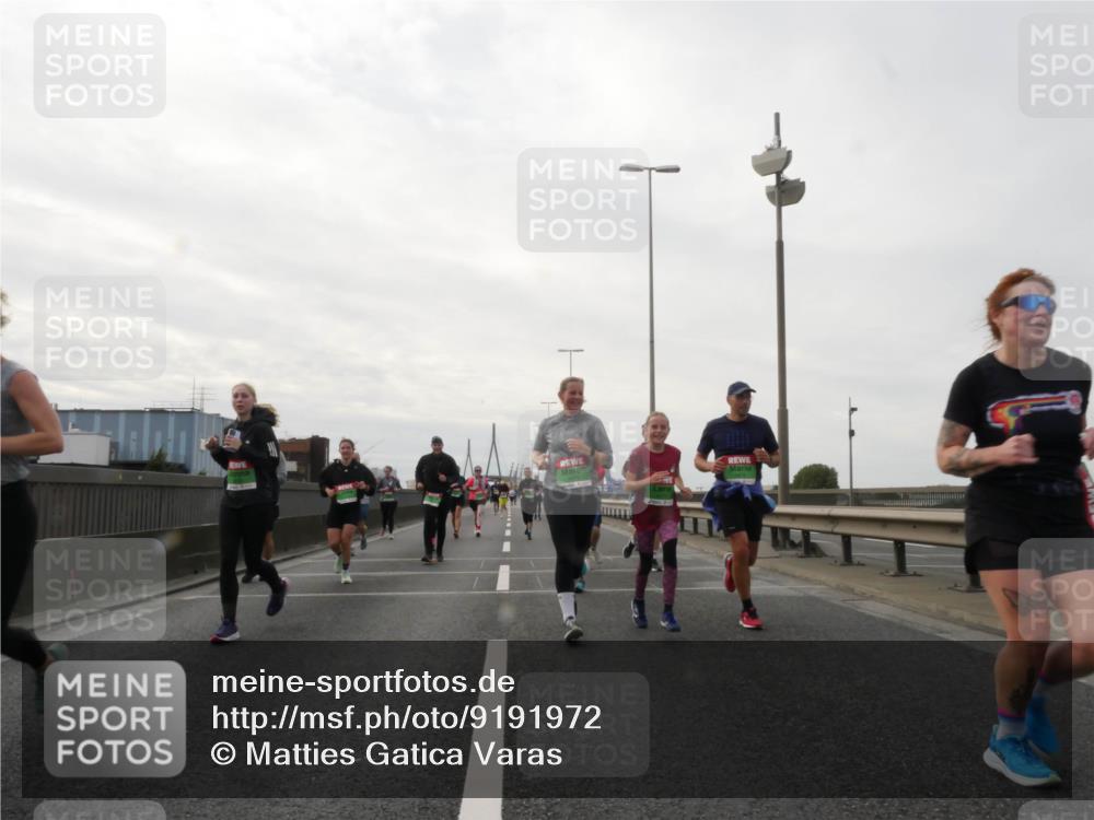 03.10.2025 - Köhlbrandbrückenlauf Matties Gatica Varas http://msf.ph/oto/9191972 03.10.2025 16:08:32 Position 3  meine-sportfotos.de