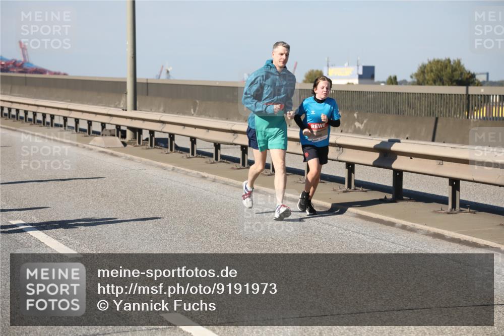 03.10.2025 - Köhlbrandbrückenlauf Yannick Fuchs http://msf.ph/oto/9191973 03.10.2025 12:13:05 Position 3  meine-sportfotos.de