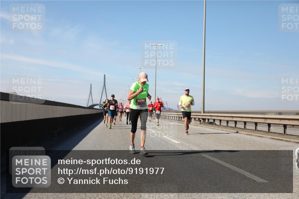 03.10.2025 - Köhlbrandbrückenlauf Yannick Fuchs http://msf.ph/oto/9191977 03.10.2025 11:52:56 Position 3 6184 meine-sportfotos.de