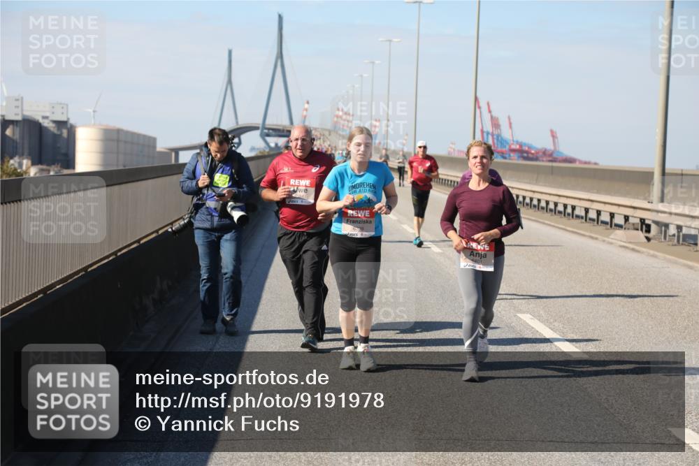 03.10.2025 - Köhlbrandbrückenlauf Yannick Fuchs http://msf.ph/oto/9191978 03.10.2025 12:13:06 Position 3 584, 6399, 6401 meine-sportfotos.de