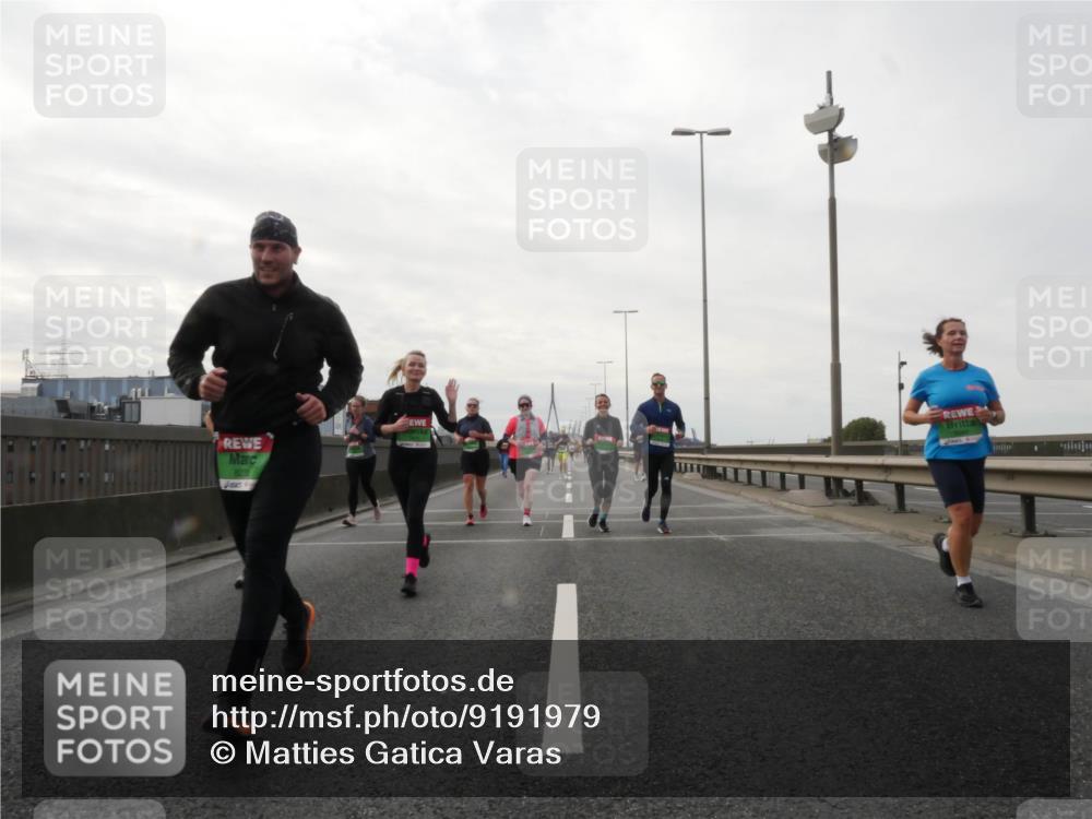 03.10.2025 - Köhlbrandbrückenlauf Matties Gatica Varas http://msf.ph/oto/9191979 03.10.2025 16:08:35 Position 3 823 meine-sportfotos.de