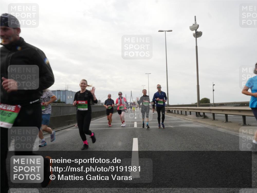 03.10.2025 - Köhlbrandbrückenlauf Matties Gatica Varas http://msf.ph/oto/9191981 03.10.2025 16:08:36 Position 3  meine-sportfotos.de