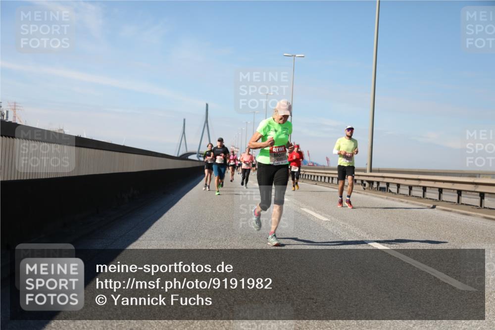 03.10.2025 - Köhlbrandbrückenlauf Yannick Fuchs http://msf.ph/oto/9191982 03.10.2025 11:52:56 Position 3 6184 meine-sportfotos.de