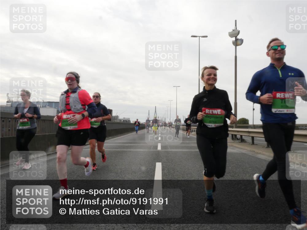03.10.2025 - Köhlbrandbrückenlauf Matties Gatica Varas http://msf.ph/oto/9191991 03.10.2025 16:08:38 Position 3 8744, 8036 meine-sportfotos.de
