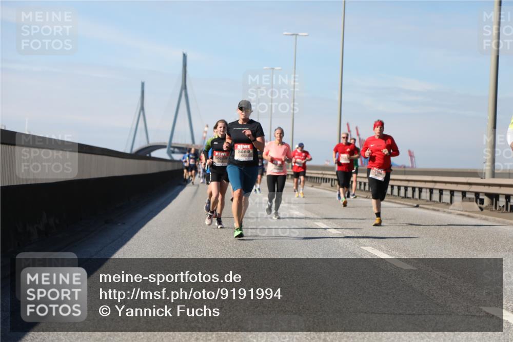 03.10.2025 - Köhlbrandbrückenlauf Yannick Fuchs http://msf.ph/oto/9191994 03.10.2025 11:52:57 Position 3 4325 meine-sportfotos.de