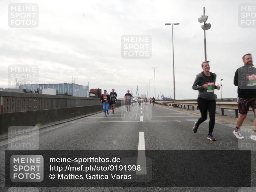 03.10.2025 - Köhlbrandbrückenlauf Matties Gatica Varas http://msf.ph/oto/9191998 03.10.2025 16:08:43 Position 3  meine-sportfotos.de