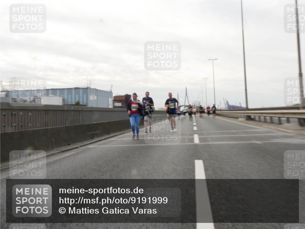 03.10.2025 - Köhlbrandbrückenlauf Matties Gatica Varas http://msf.ph/oto/9191999 03.10.2025 16:08:43 Position 3  meine-sportfotos.de