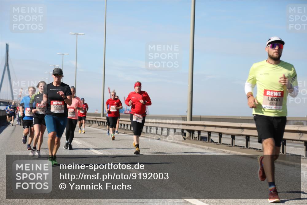 03.10.2025 - Köhlbrandbrückenlauf Yannick Fuchs http://msf.ph/oto/9192003 03.10.2025 11:52:58 Position 3 4325, 6379 meine-sportfotos.de