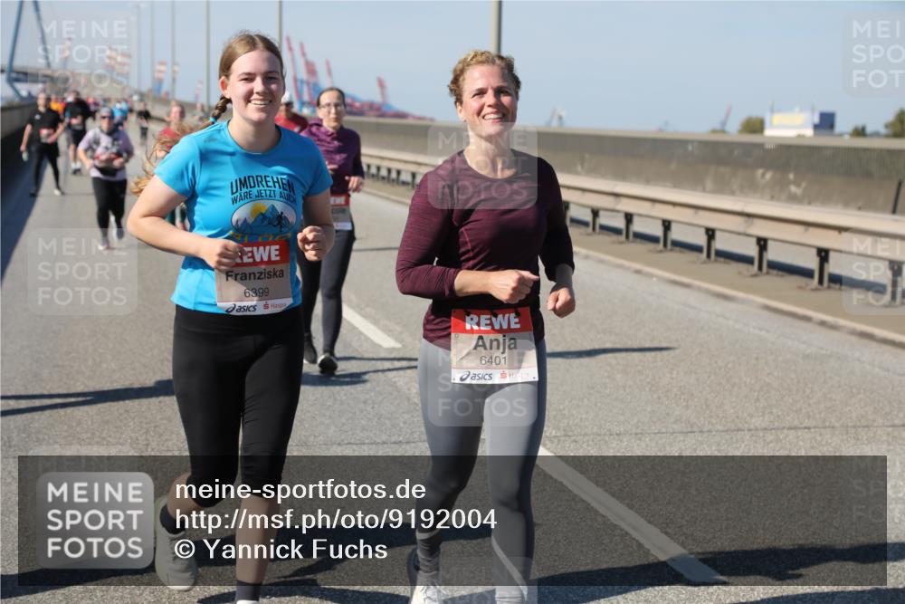 03.10.2025 - Köhlbrandbrückenlauf Yannick Fuchs http://msf.ph/oto/9192004 03.10.2025 12:13:09 Position 3 6399, 6401 meine-sportfotos.de