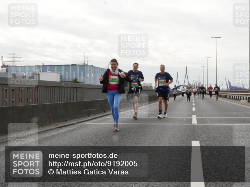 03.10.2025 - Köhlbrandbrückenlauf Matties Gatica Varas http://msf.ph/oto/9192005 03.10.2025 16:08:44 Position 3  meine-sportfotos.de
