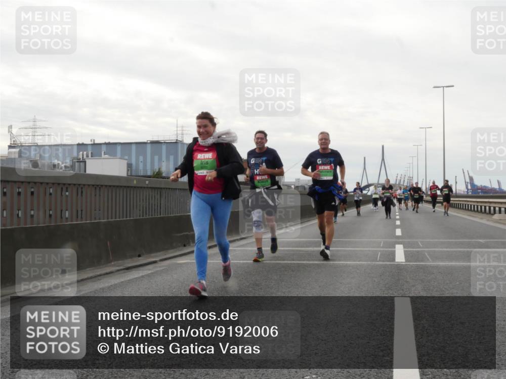 03.10.2025 - Köhlbrandbrückenlauf Matties Gatica Varas http://msf.ph/oto/9192006 03.10.2025 16:08:45 Position 3  meine-sportfotos.de