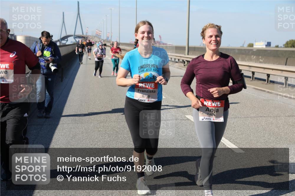 03.10.2025 - Köhlbrandbrückenlauf Yannick Fuchs http://msf.ph/oto/9192008 03.10.2025 12:13:09 Position 3 84, 6399, 6401 meine-sportfotos.de
