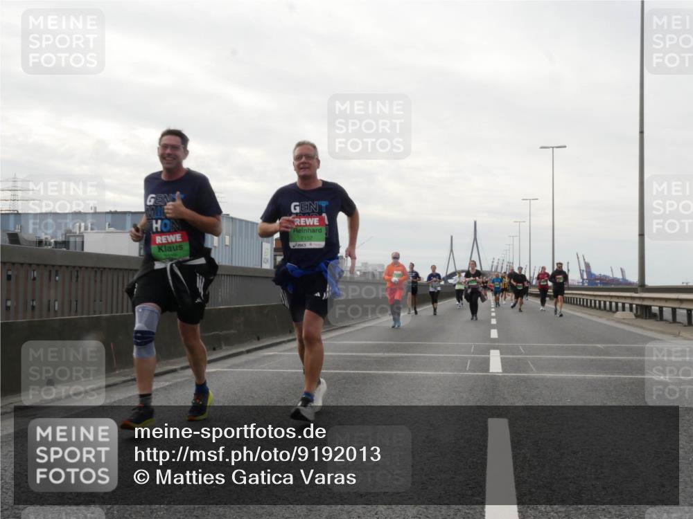 03.10.2025 - Köhlbrandbrückenlauf Matties Gatica Varas http://msf.ph/oto/9192013 03.10.2025 16:08:46 Position 3 7152 meine-sportfotos.de