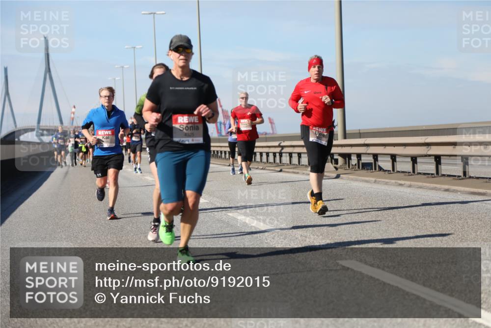 03.10.2025 - Köhlbrandbrückenlauf Yannick Fuchs http://msf.ph/oto/9192015 03.10.2025 11:52:59 Position 3 4325 meine-sportfotos.de