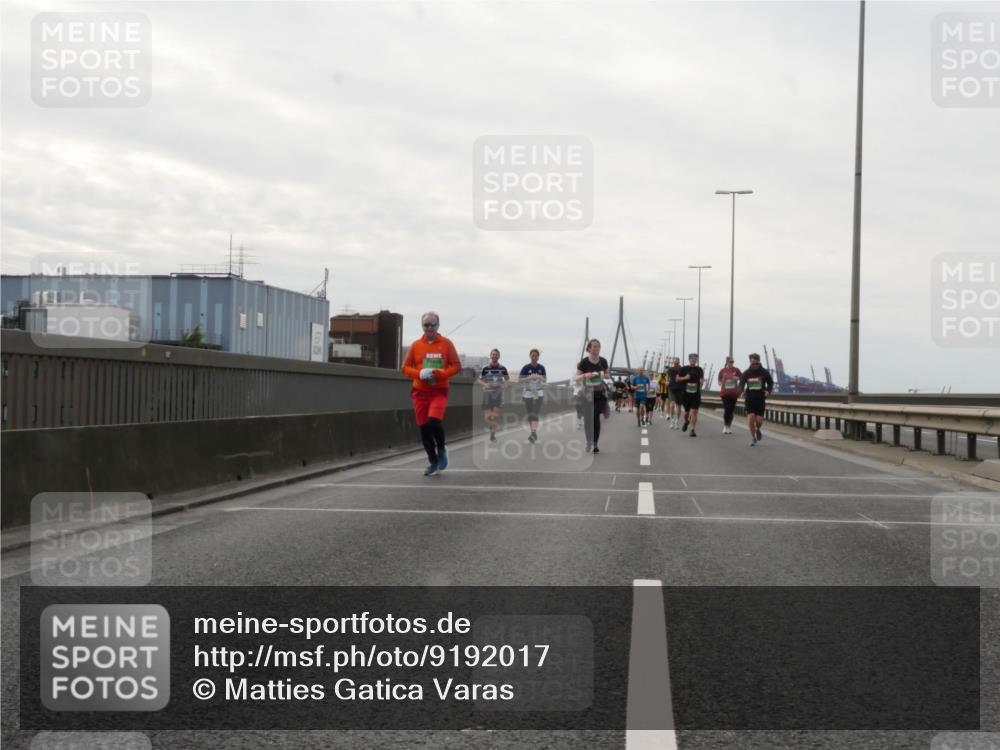 03.10.2025 - Köhlbrandbrückenlauf Matties Gatica Varas http://msf.ph/oto/9192017 03.10.2025 16:08:48 Position 3  meine-sportfotos.de