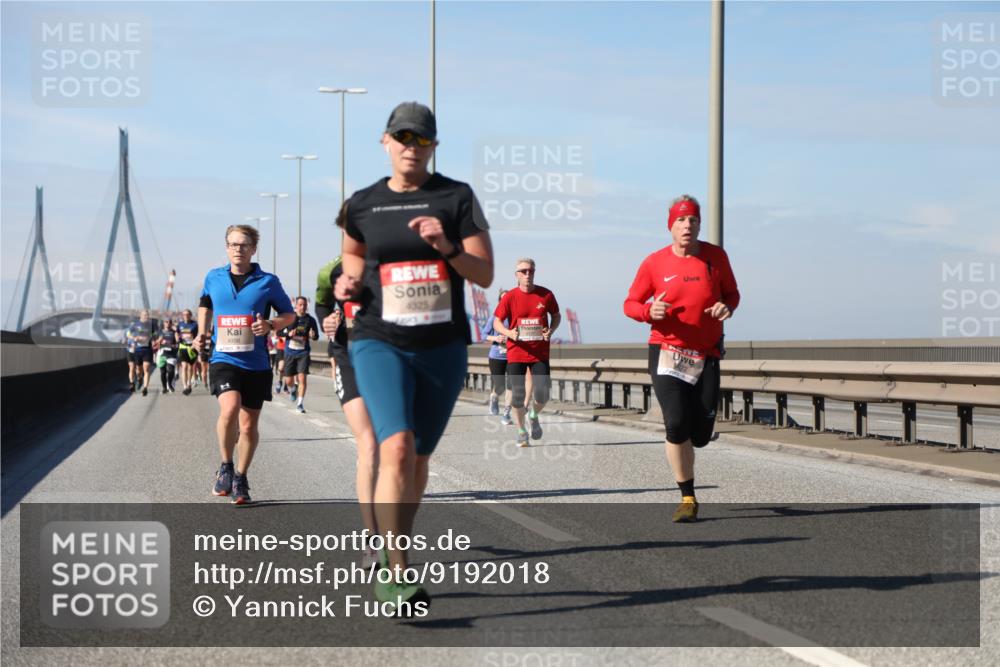 03.10.2025 - Köhlbrandbrückenlauf Yannick Fuchs http://msf.ph/oto/9192018 03.10.2025 11:52:59 Position 3 4998, 4325 meine-sportfotos.de