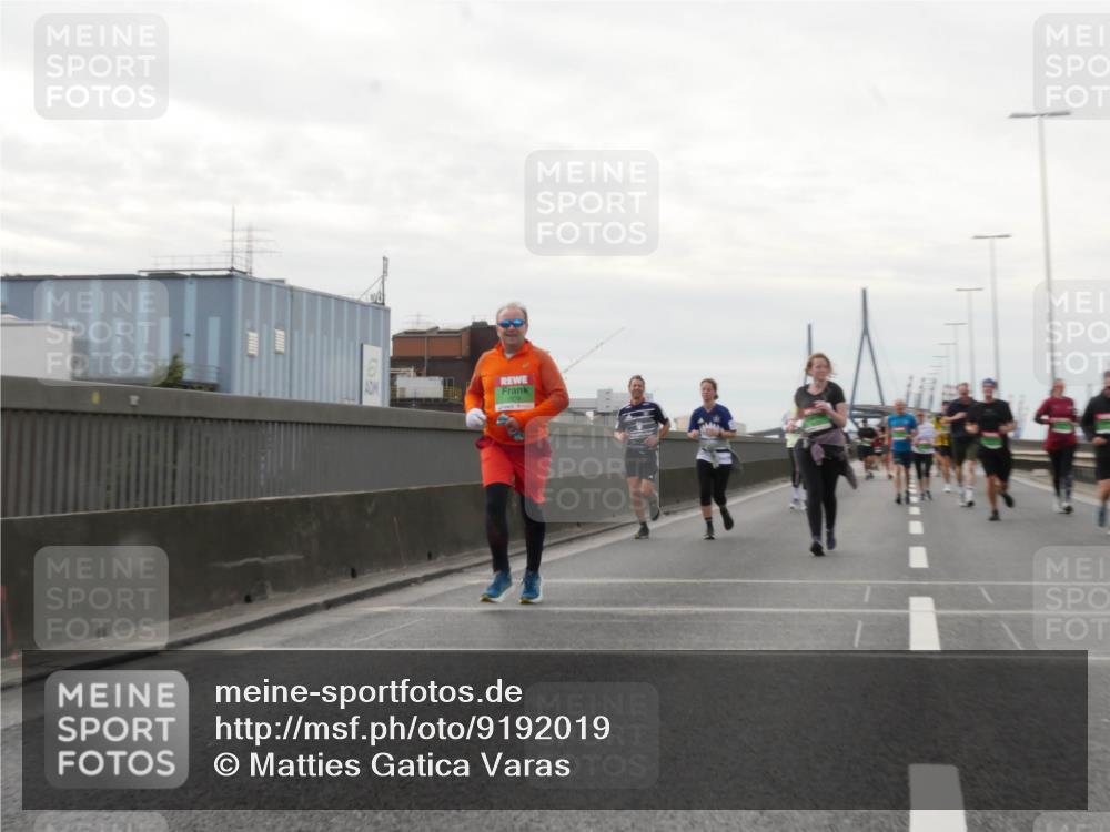 03.10.2025 - Köhlbrandbrückenlauf Matties Gatica Varas http://msf.ph/oto/9192019 03.10.2025 16:08:49 Position 3  meine-sportfotos.de