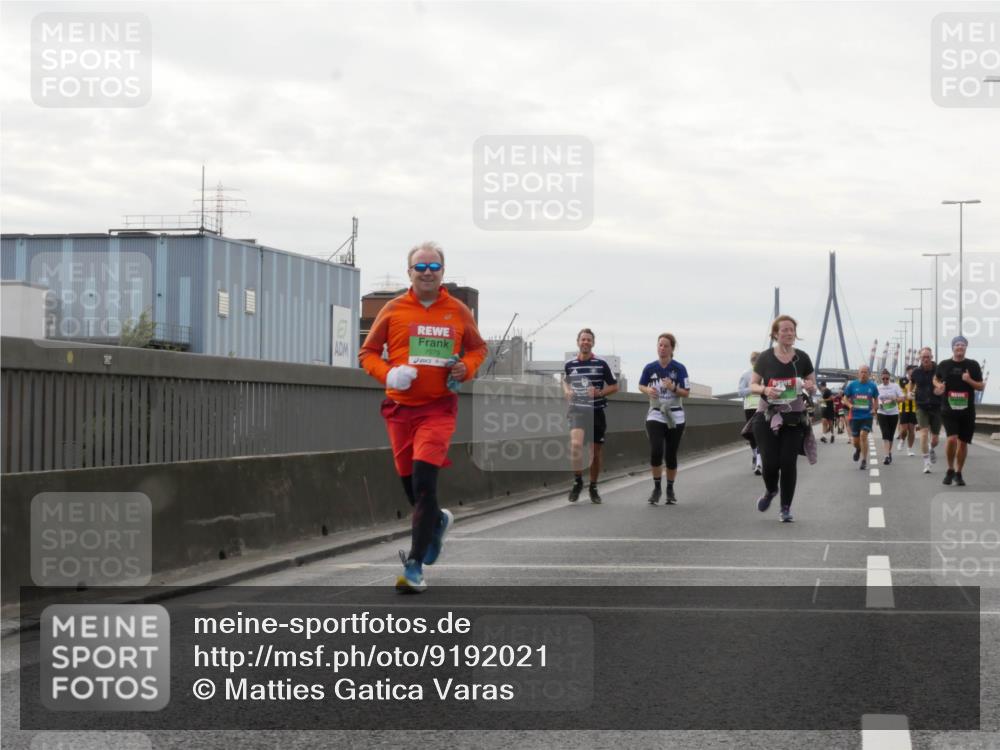 03.10.2025 - Köhlbrandbrückenlauf Matties Gatica Varas http://msf.ph/oto/9192021 03.10.2025 16:08:49 Position 3 7979 meine-sportfotos.de
