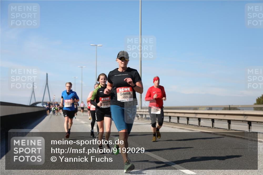 03.10.2025 - Köhlbrandbrückenlauf Yannick Fuchs http://msf.ph/oto/9192029 03.10.2025 11:53:00 Position 3 4325, 3272 meine-sportfotos.de