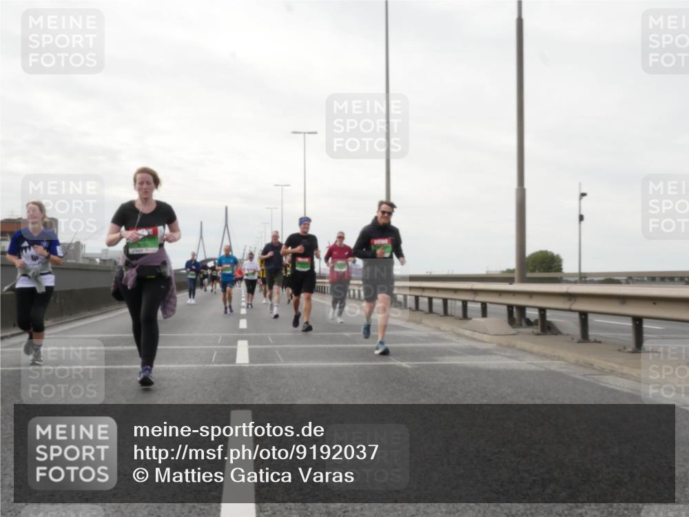 03.10.2025 - Köhlbrandbrückenlauf Matties Gatica Varas http://msf.ph/oto/9192037 03.10.2025 16:08:53 Position 3  meine-sportfotos.de
