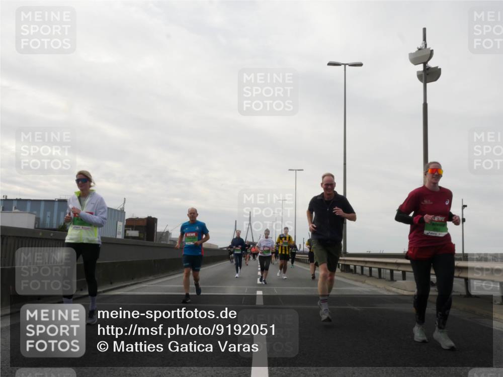 03.10.2025 - Köhlbrandbrückenlauf Matties Gatica Varas http://msf.ph/oto/9192051 03.10.2025 16:08:57 Position 3  meine-sportfotos.de