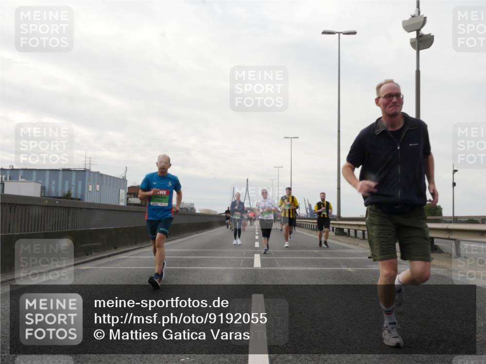 03.10.2025 - Köhlbrandbrückenlauf Matties Gatica Varas http://msf.ph/oto/9192055 03.10.2025 16:08:58 Position 3  meine-sportfotos.de