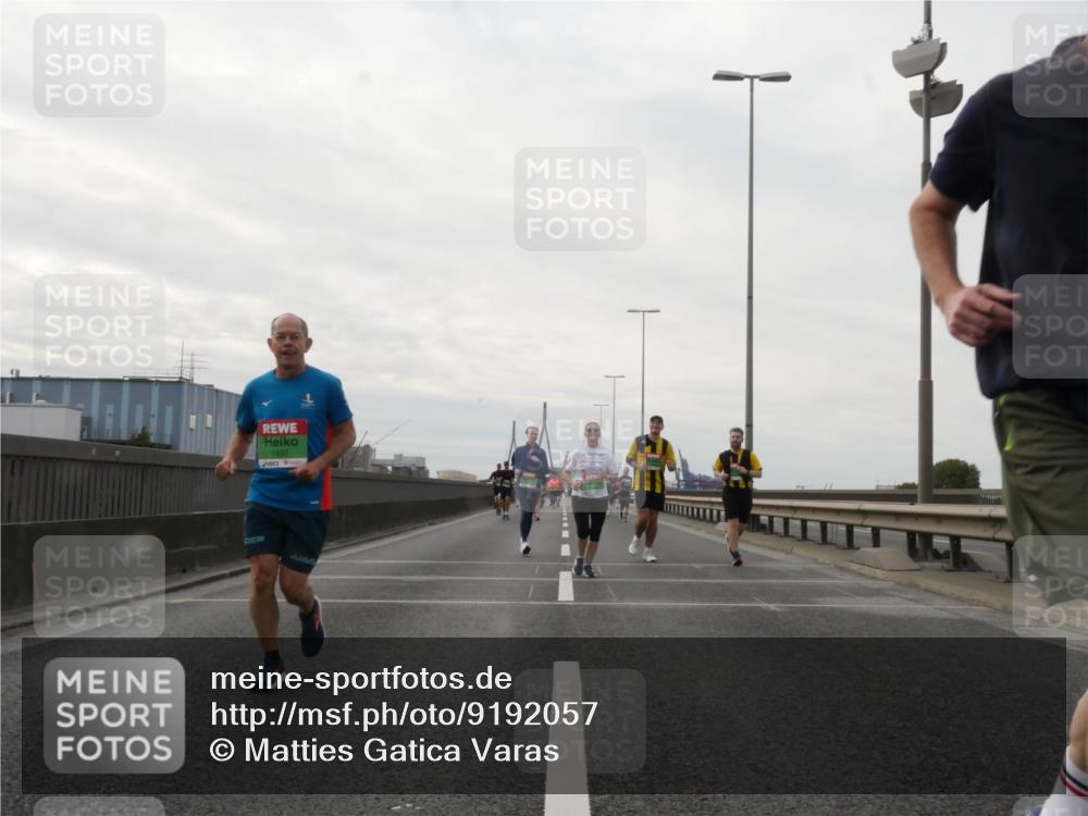 03.10.2025 - Köhlbrandbrückenlauf Matties Gatica Varas http://msf.ph/oto/9192057 03.10.2025 16:08:58 Position 3  meine-sportfotos.de