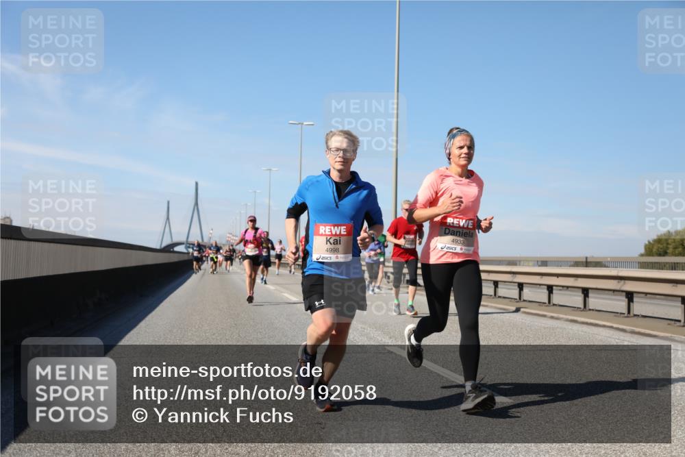 03.10.2025 - Köhlbrandbrückenlauf Yannick Fuchs http://msf.ph/oto/9192058 03.10.2025 11:53:02 Position 3 4998, 4933 meine-sportfotos.de