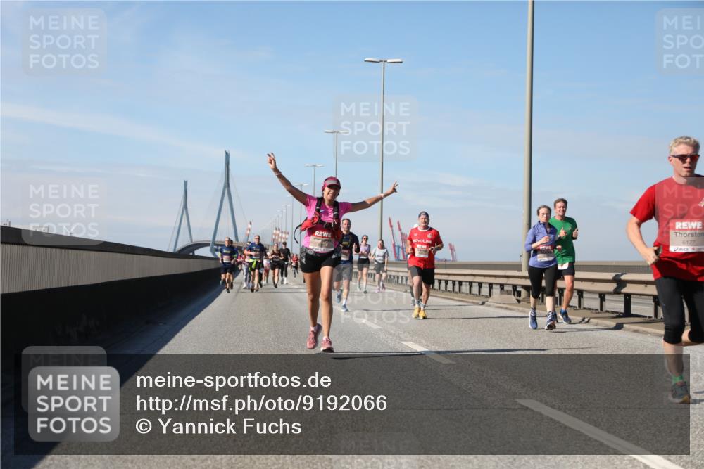 03.10.2025 - Köhlbrandbrückenlauf Yannick Fuchs http://msf.ph/oto/9192066 03.10.2025 11:53:03 Position 3 6177 meine-sportfotos.de
