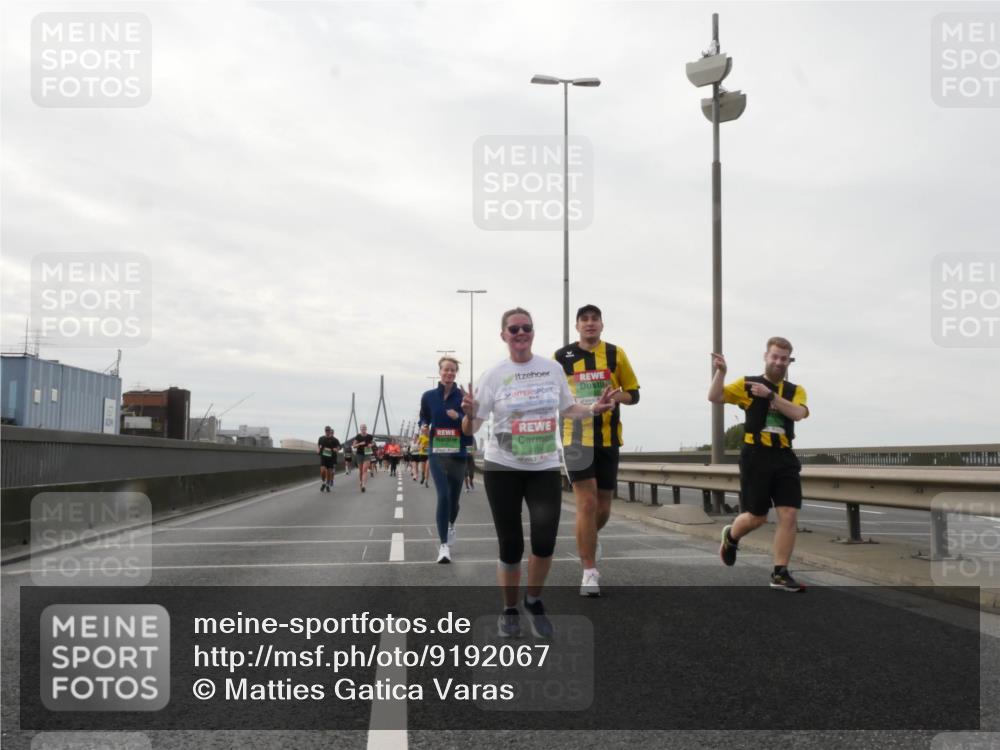 03.10.2025 - Köhlbrandbrückenlauf Matties Gatica Varas http://msf.ph/oto/9192067 03.10.2025 16:09:01 Position 3 9194 meine-sportfotos.de