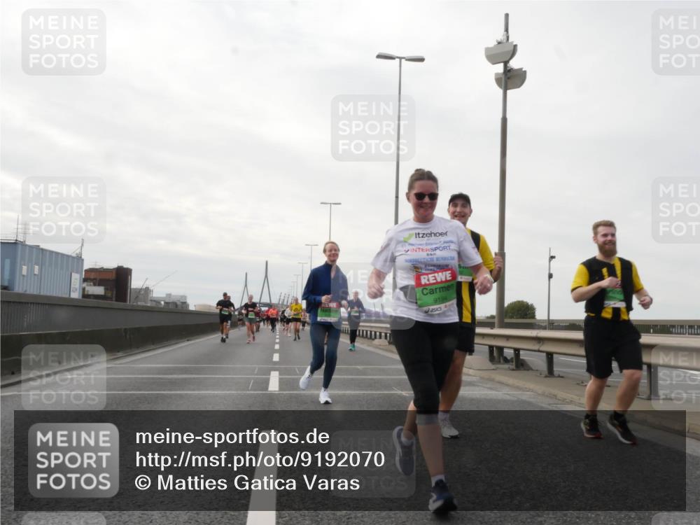03.10.2025 - Köhlbrandbrückenlauf Matties Gatica Varas http://msf.ph/oto/9192070 03.10.2025 16:09:01 Position 3 21, 9194 meine-sportfotos.de
