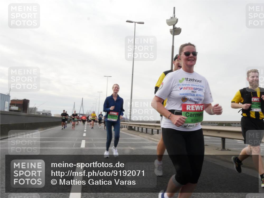 03.10.2025 - Köhlbrandbrückenlauf Matties Gatica Varas http://msf.ph/oto/9192071 03.10.2025 16:09:02 Position 3 21, 2020, 9194, 885 meine-sportfotos.de