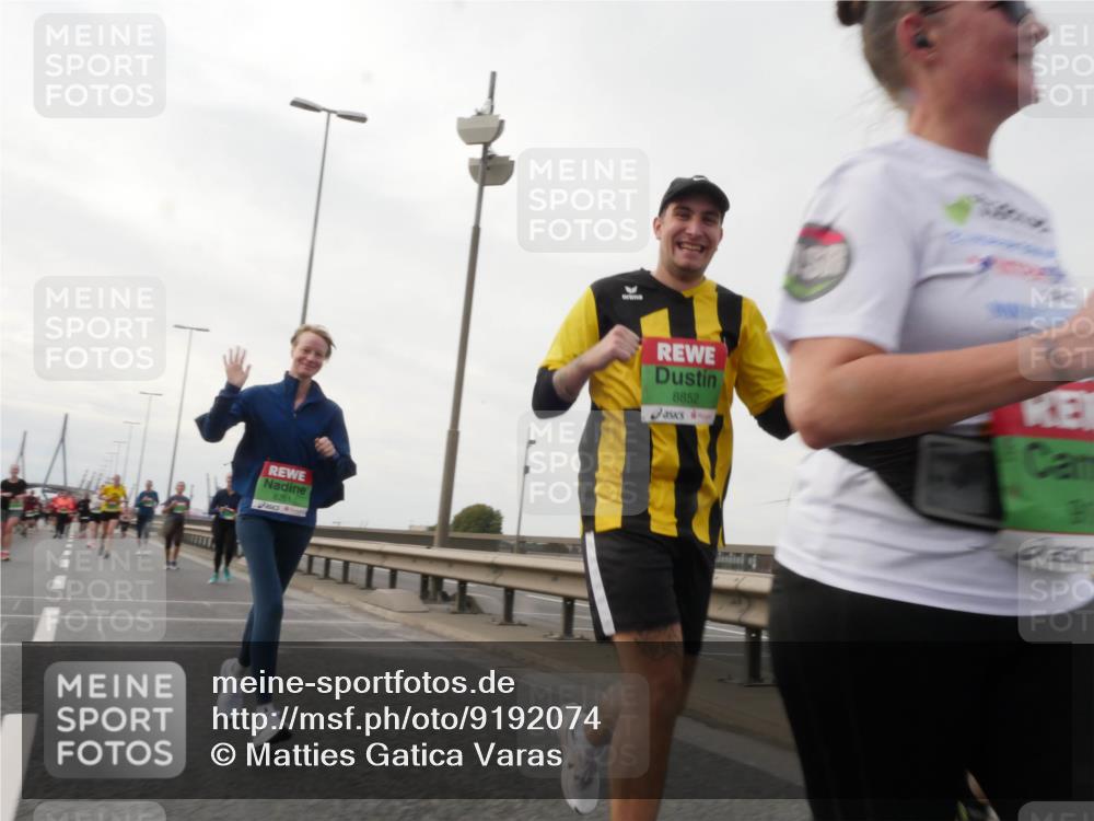 03.10.2025 - Köhlbrandbrückenlauf Matties Gatica Varas http://msf.ph/oto/9192074 03.10.2025 16:09:02 Position 3 8261, 8852 meine-sportfotos.de