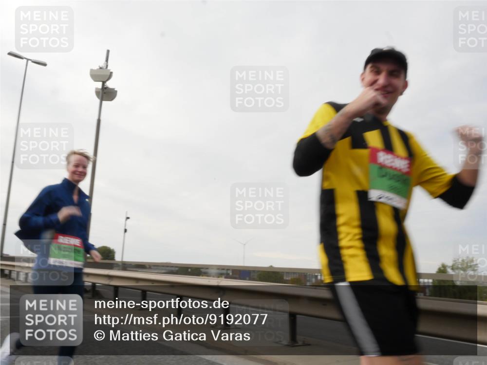 03.10.2025 - Köhlbrandbrückenlauf Matties Gatica Varas http://msf.ph/oto/9192077 03.10.2025 16:09:03 Position 3  meine-sportfotos.de