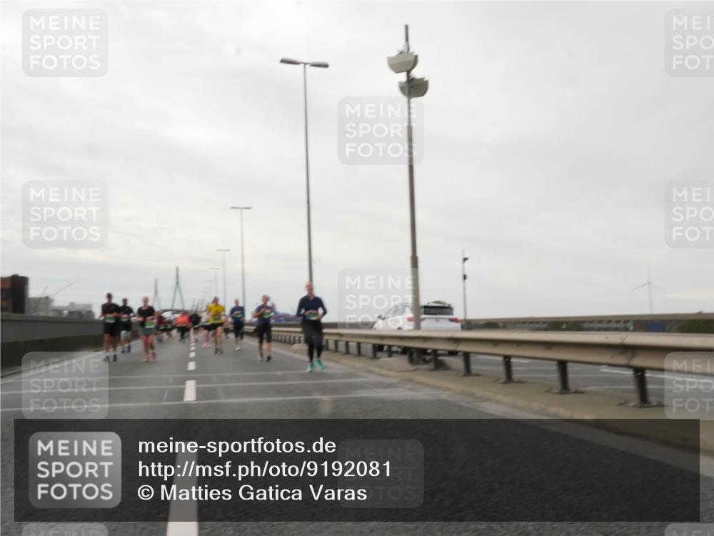 03.10.2025 - Köhlbrandbrückenlauf Matties Gatica Varas http://msf.ph/oto/9192081 03.10.2025 16:09:04 Position 3  meine-sportfotos.de