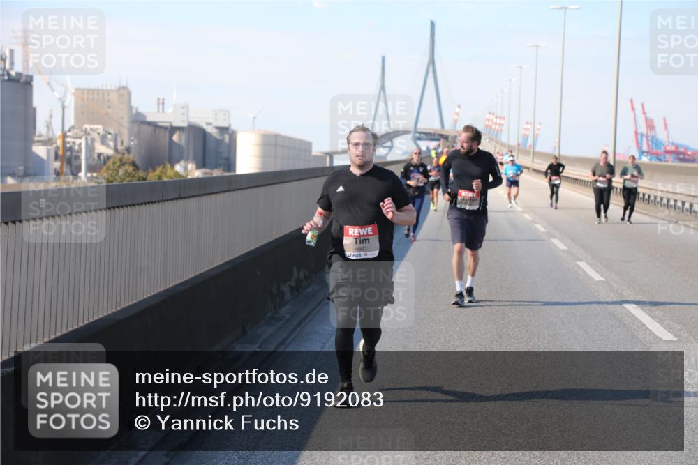 03.10.2025 - Köhlbrandbrückenlauf Yannick Fuchs http://msf.ph/oto/9192083 03.10.2025 12:13:21 Position 3 4621 meine-sportfotos.de