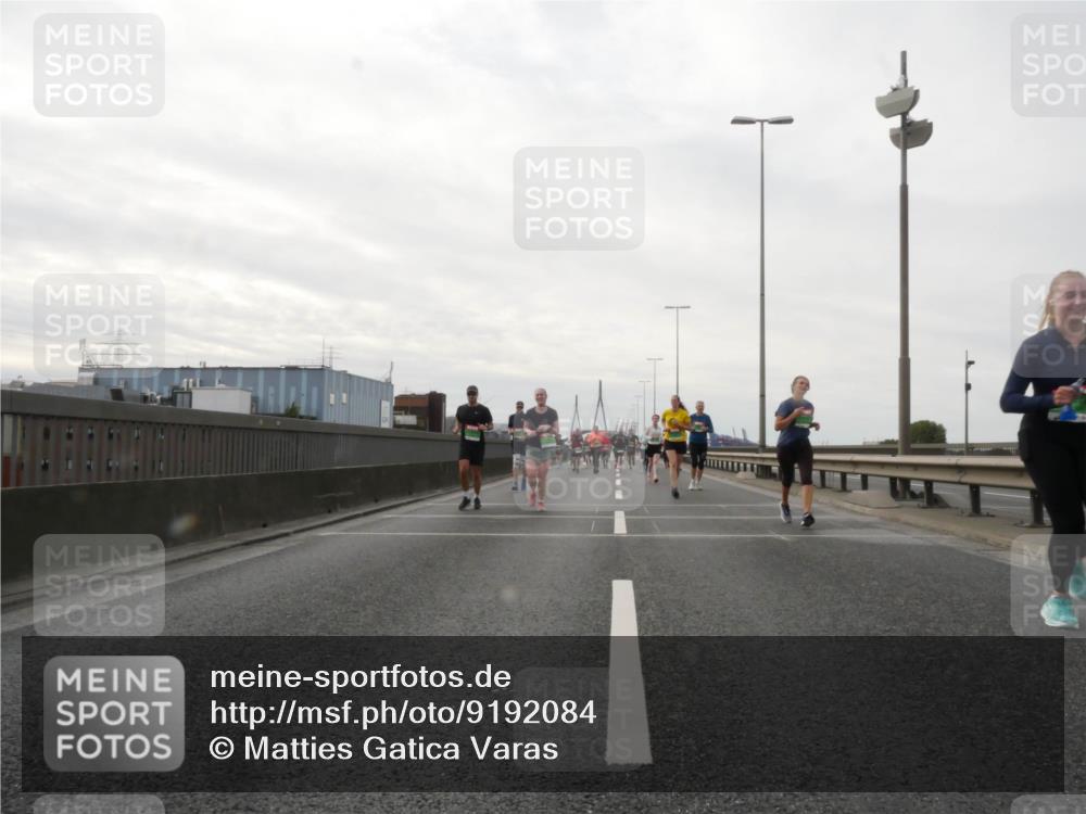 03.10.2025 - Köhlbrandbrückenlauf Matties Gatica Varas http://msf.ph/oto/9192084 03.10.2025 16:09:07 Position 3  meine-sportfotos.de