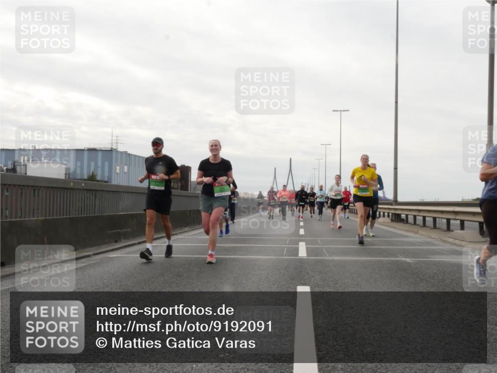 03.10.2025 - Köhlbrandbrückenlauf Matties Gatica Varas http://msf.ph/oto/9192091 03.10.2025 16:09:08 Position 3  meine-sportfotos.de