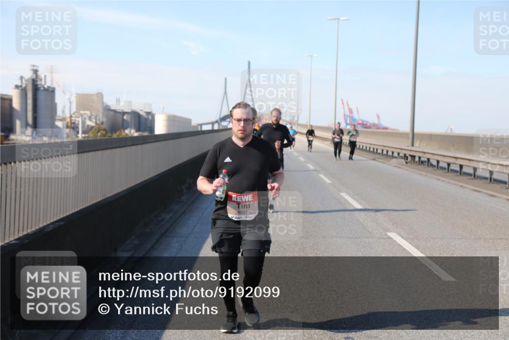 03.10.2025 - Köhlbrandbrückenlauf Yannick Fuchs http://msf.ph/oto/9192099 03.10.2025 12:13:22 Position 3 4621 meine-sportfotos.de
