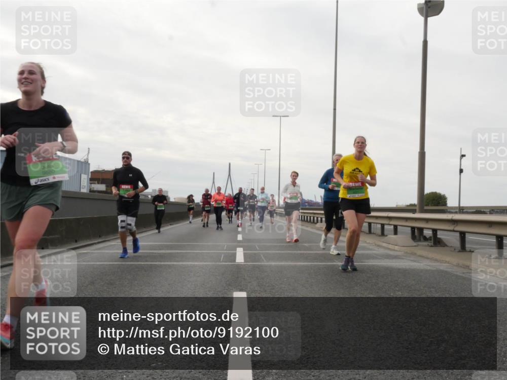 03.10.2025 - Köhlbrandbrückenlauf Matties Gatica Varas http://msf.ph/oto/9192100 03.10.2025 16:09:10 Position 3 9680 meine-sportfotos.de