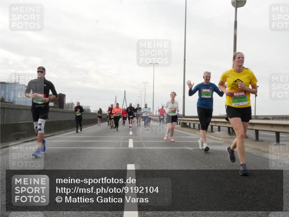 03.10.2025 - Köhlbrandbrückenlauf Matties Gatica Varas http://msf.ph/oto/9192104 03.10.2025 16:09:11 Position 3 8371 meine-sportfotos.de