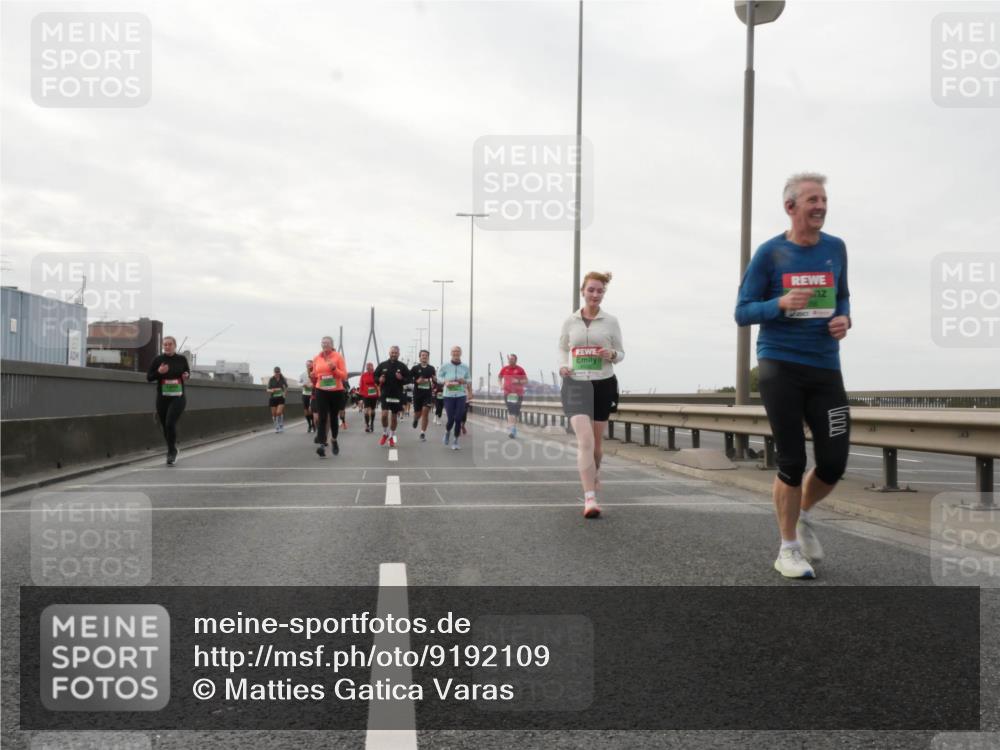 03.10.2025 - Köhlbrandbrückenlauf Matties Gatica Varas http://msf.ph/oto/9192109 03.10.2025 16:09:12 Position 3  meine-sportfotos.de