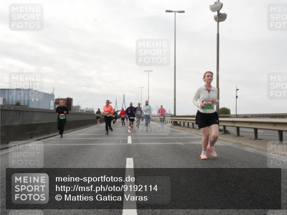 03.10.2025 - Köhlbrandbrückenlauf Matties Gatica Varas http://msf.ph/oto/9192114 03.10.2025 16:09:13 Position 3  meine-sportfotos.de