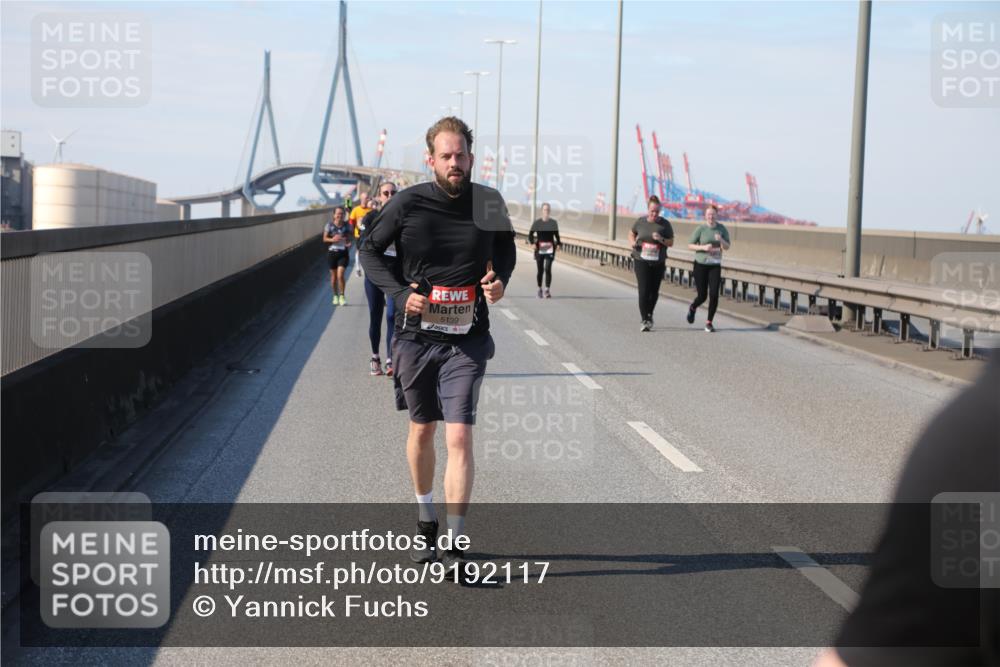 03.10.2025 - Köhlbrandbrückenlauf Yannick Fuchs http://msf.ph/oto/9192117 03.10.2025 12:13:24 Position 3 5139 meine-sportfotos.de