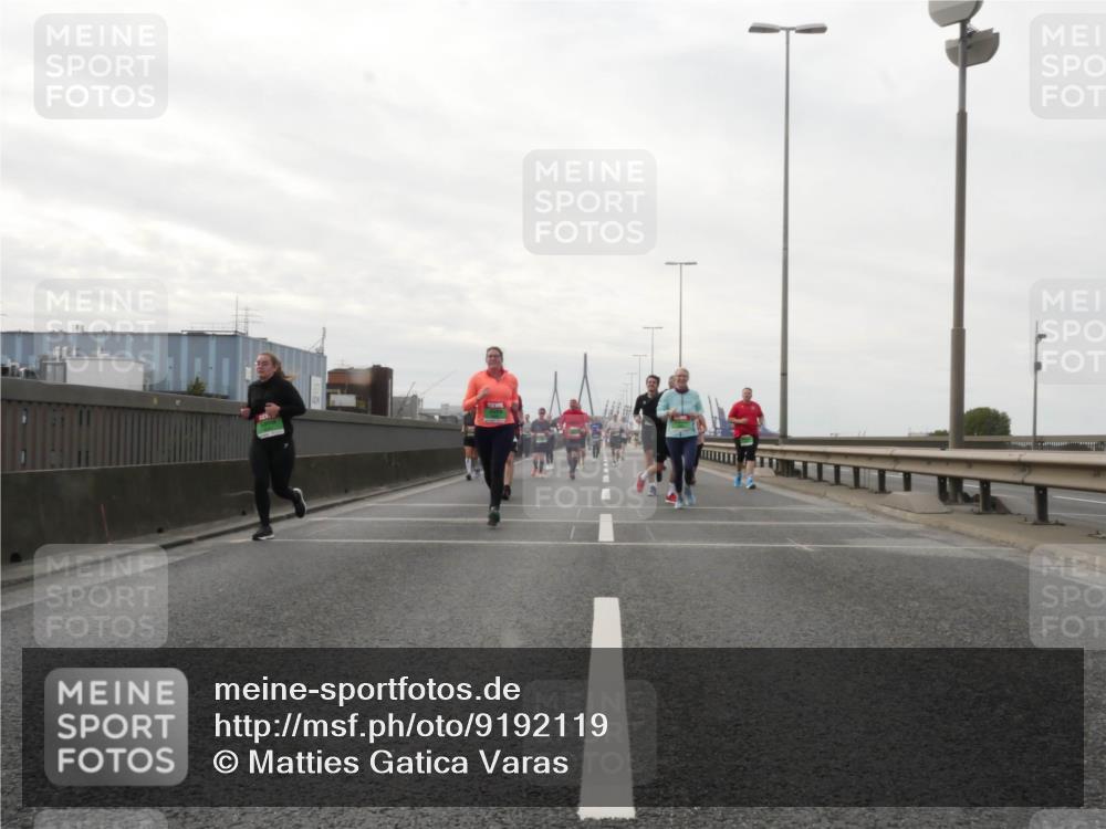 03.10.2025 - Köhlbrandbrückenlauf Matties Gatica Varas http://msf.ph/oto/9192119 03.10.2025 16:09:14 Position 3  meine-sportfotos.de