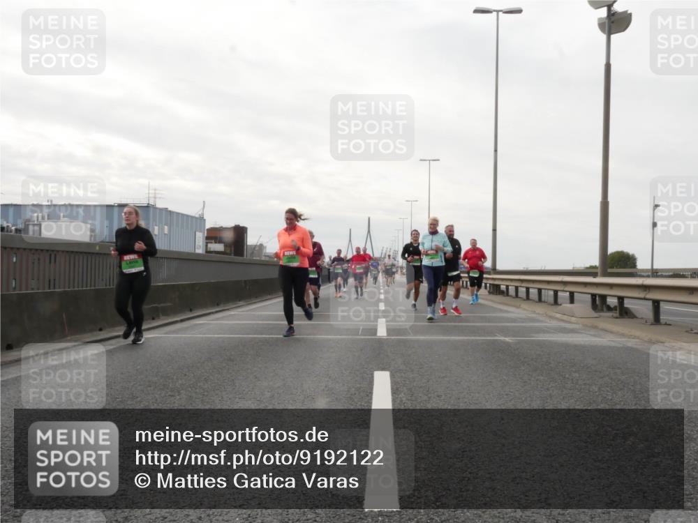 03.10.2025 - Köhlbrandbrückenlauf Matties Gatica Varas http://msf.ph/oto/9192122 03.10.2025 16:09:14 Position 3  meine-sportfotos.de