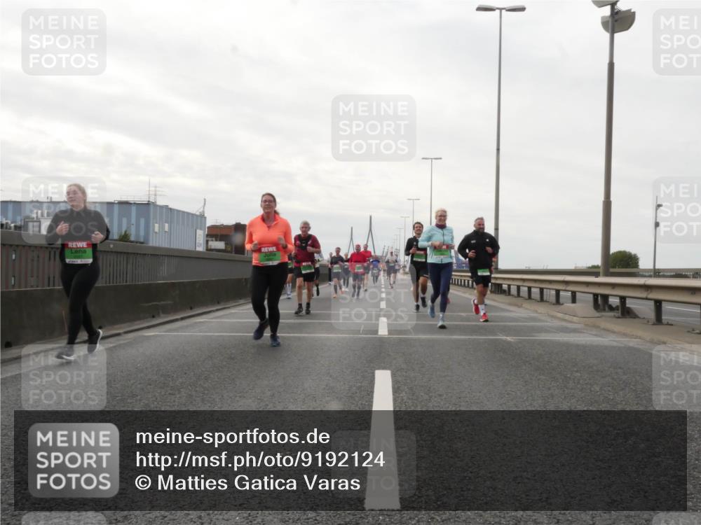 03.10.2025 - Köhlbrandbrückenlauf Matties Gatica Varas http://msf.ph/oto/9192124 03.10.2025 16:09:14 Position 3 1 meine-sportfotos.de