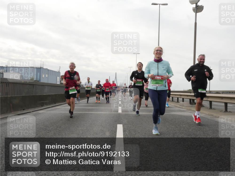 03.10.2025 - Köhlbrandbrückenlauf Matties Gatica Varas http://msf.ph/oto/9192133 03.10.2025 16:09:16 Position 3 7922 meine-sportfotos.de