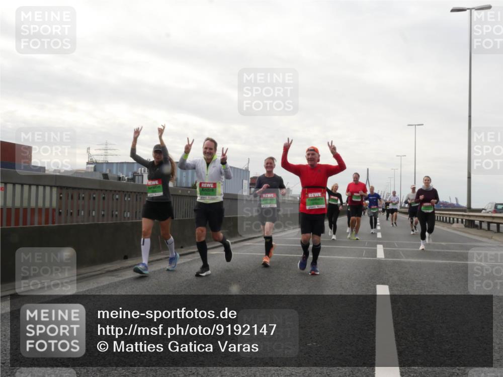 03.10.2025 - Köhlbrandbrückenlauf Matties Gatica Varas http://msf.ph/oto/9192147 03.10.2025 16:09:20 Position 3  meine-sportfotos.de