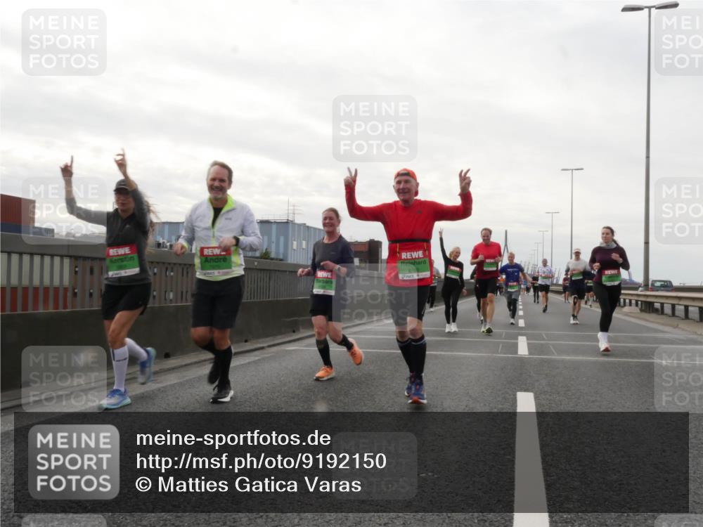 03.10.2025 - Köhlbrandbrückenlauf Matties Gatica Varas http://msf.ph/oto/9192150 03.10.2025 16:09:20 Position 3 8160 meine-sportfotos.de